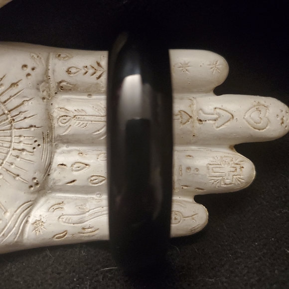 **RARE FIND** NWOT Solid Black Jade bracelet bangle - Picture 3 of 3